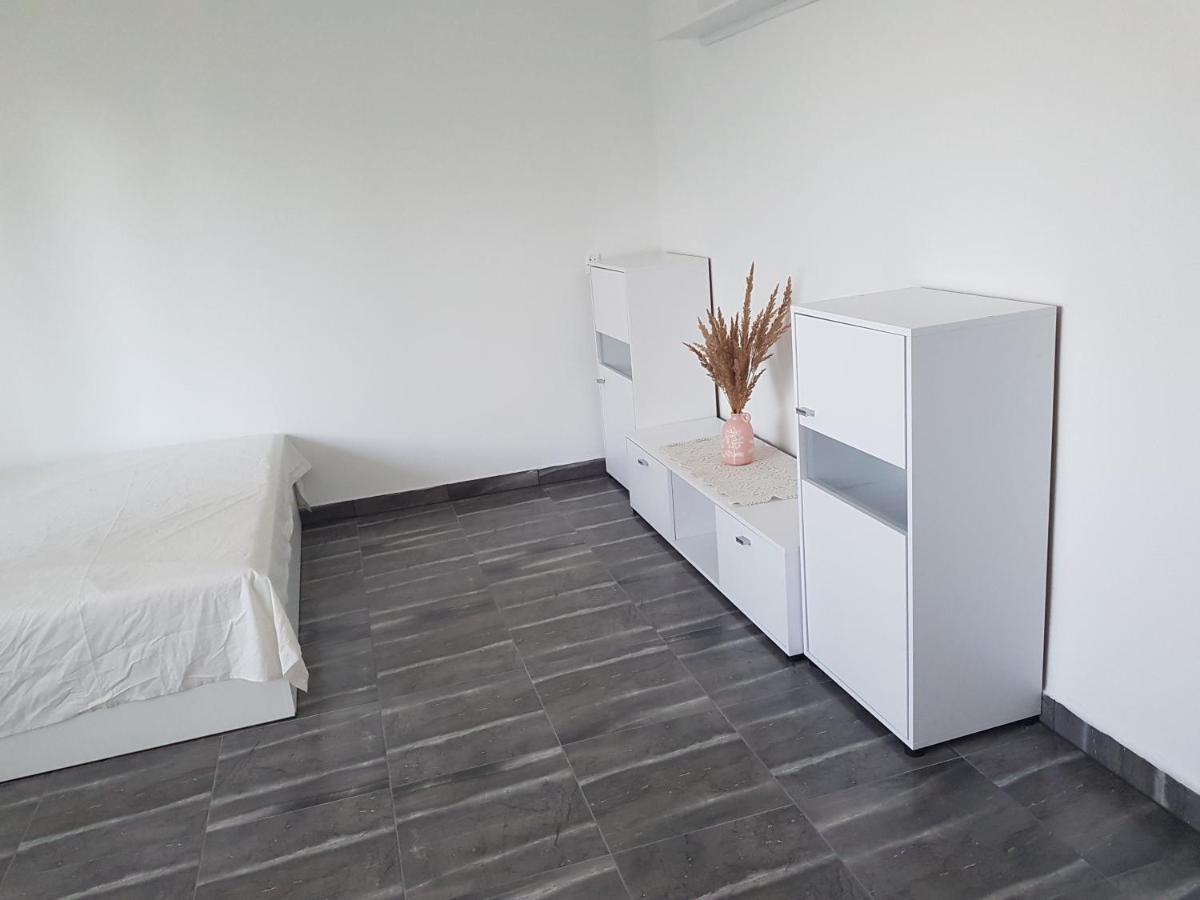 F.H.U Bed And Brekfast Apartment Glinik Ngoại thất bức ảnh